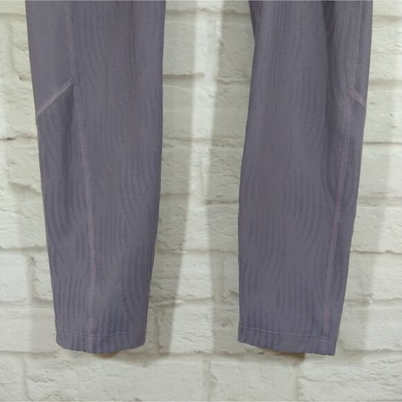 R Under Armour UA HeatGear Compression Purple Yoga Workout Cropped Leggings S - Picture 4 of 8